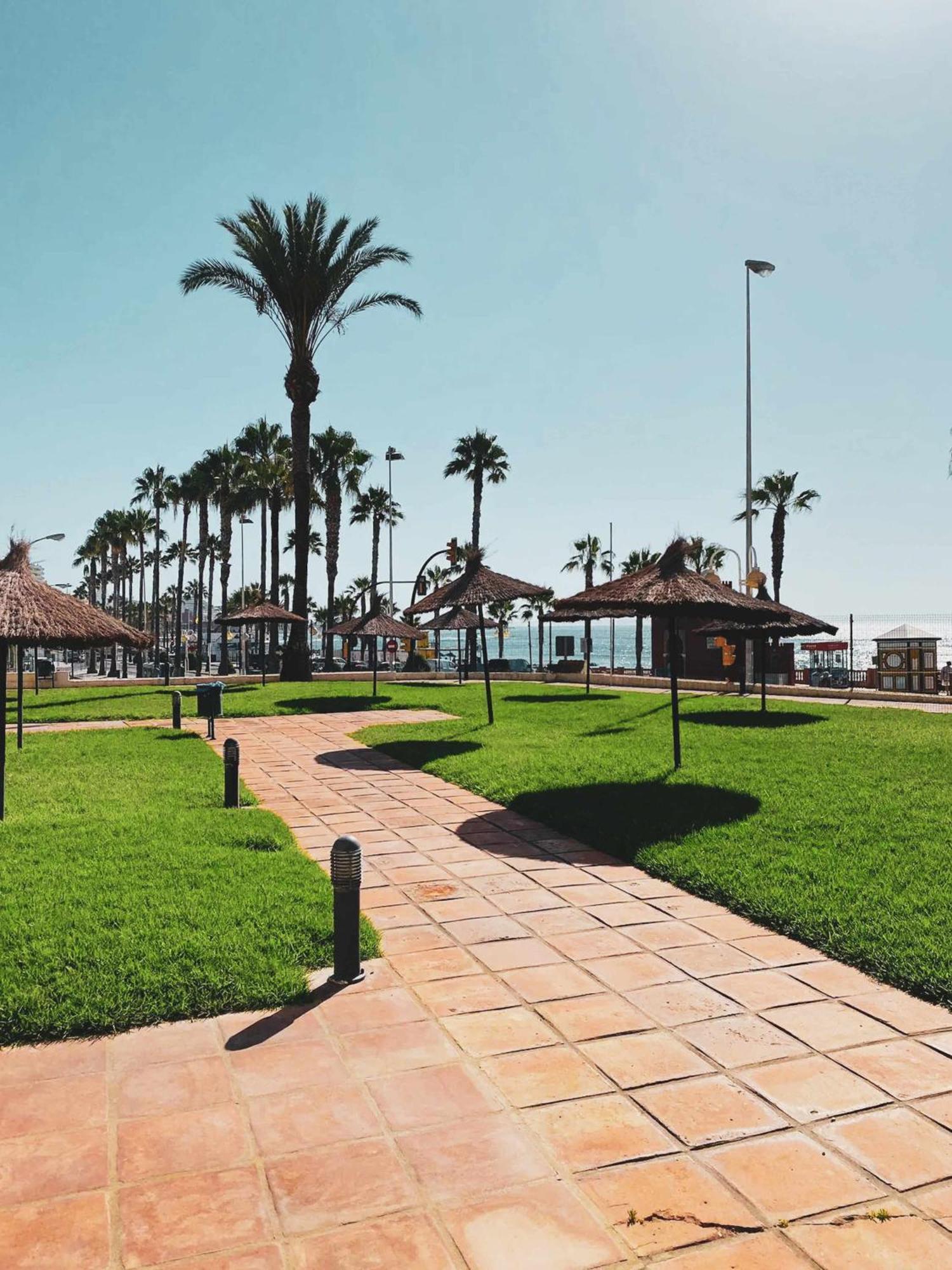 Precioso Apartamento En Primera Linea De Playa ベナルマデナ エクステリア 写真