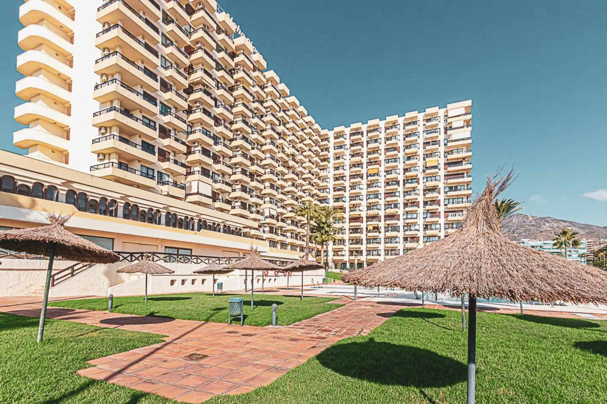 Precioso Apartamento En Primera Linea De Playa ベナルマデナ エクステリア 写真