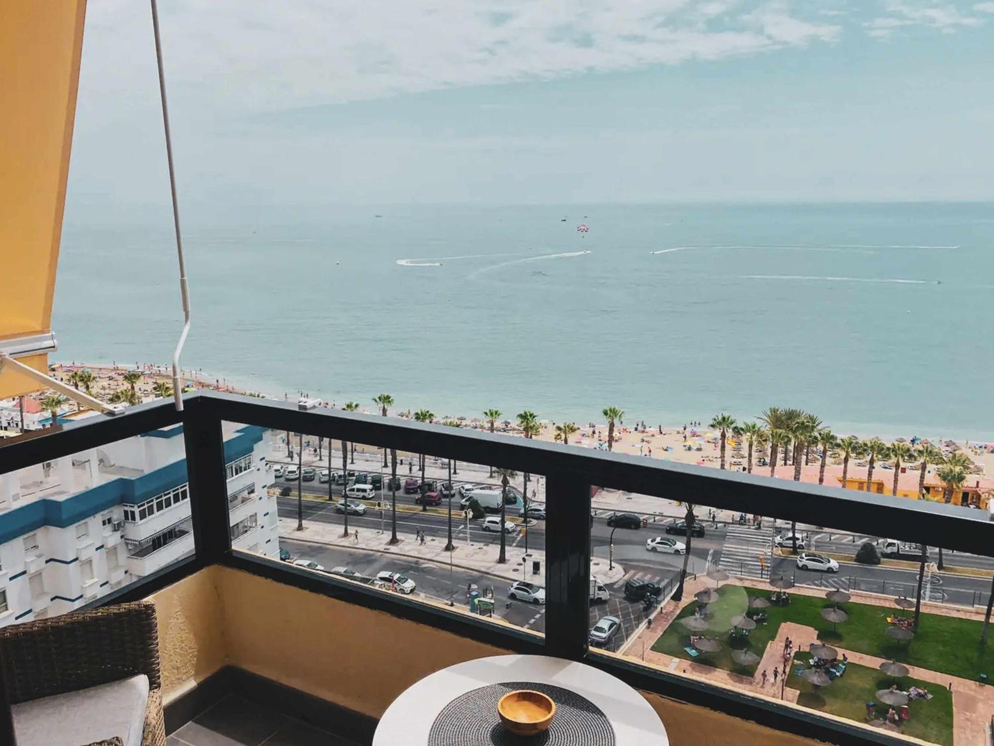 Precioso Apartamento En Primera Linea De Playa ベナルマデナ エクステリア 写真
